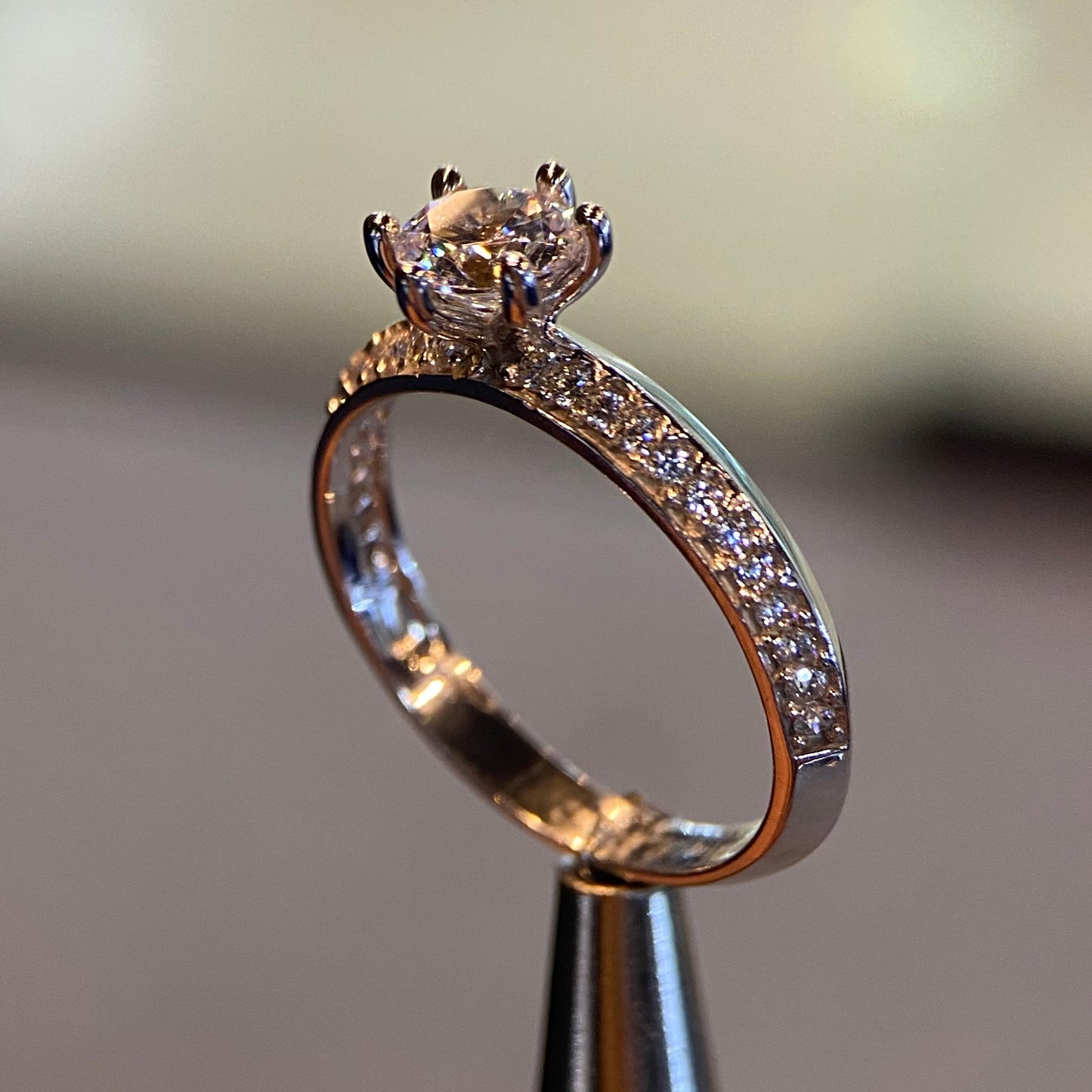 Anillo de compromiso en oro