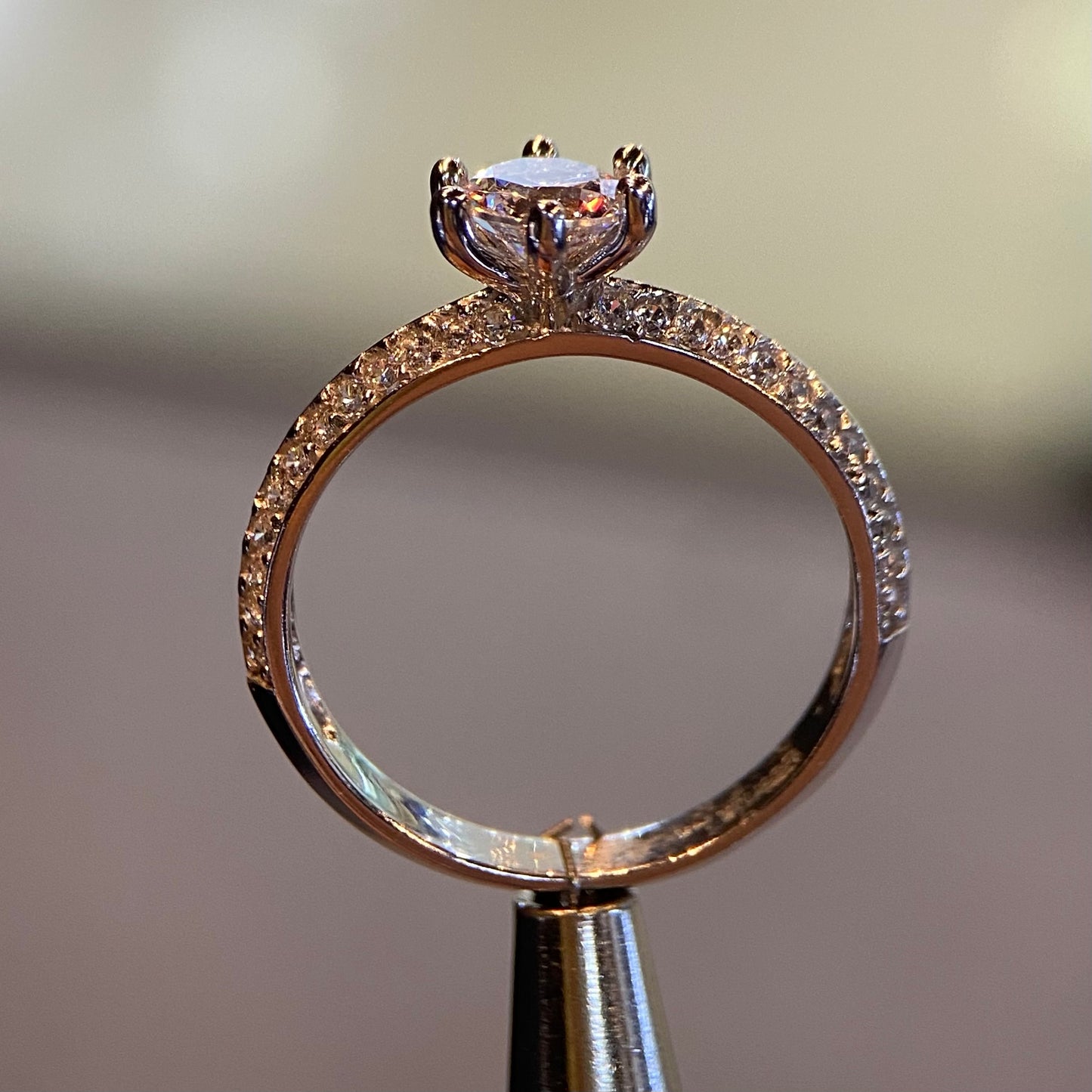 Anillo de compromiso en oro