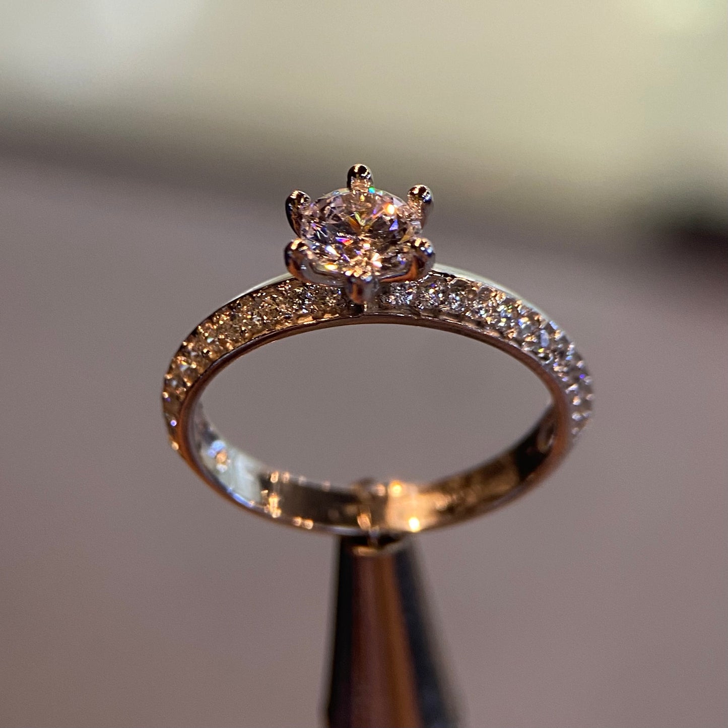 Anillo de compromiso en oro