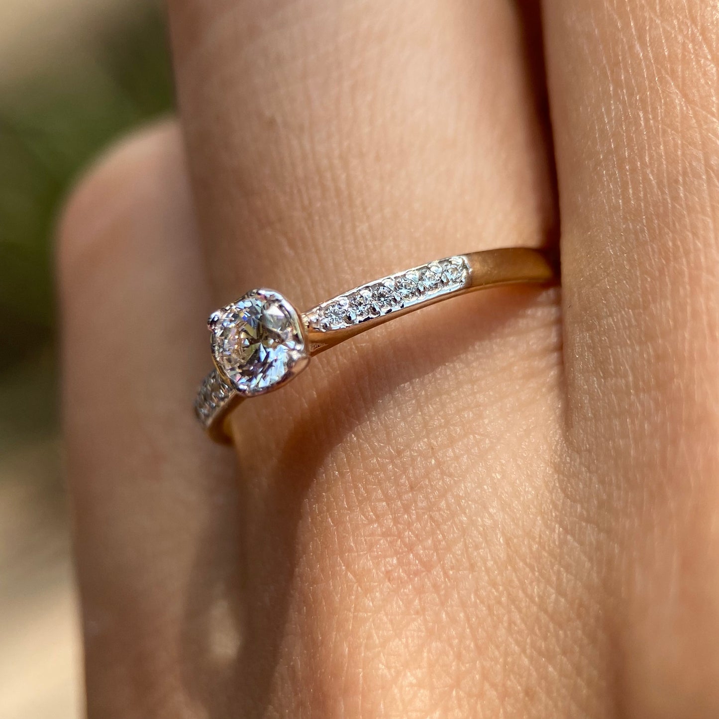 Anillo de compromiso en oro