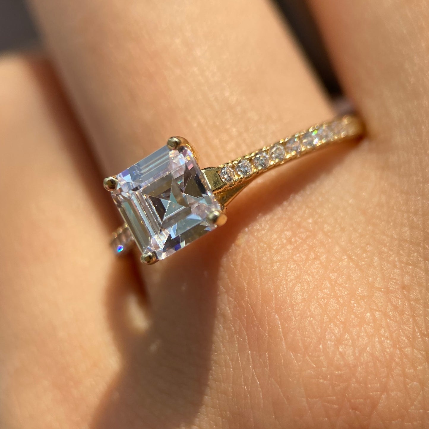 Anillo de compromiso en oro