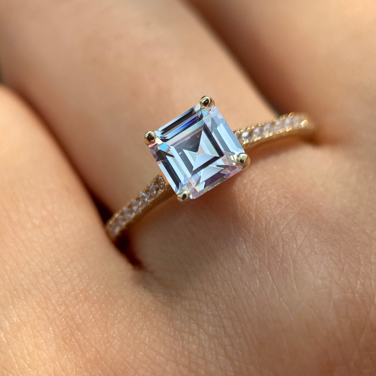 Anillo de compromiso en oro