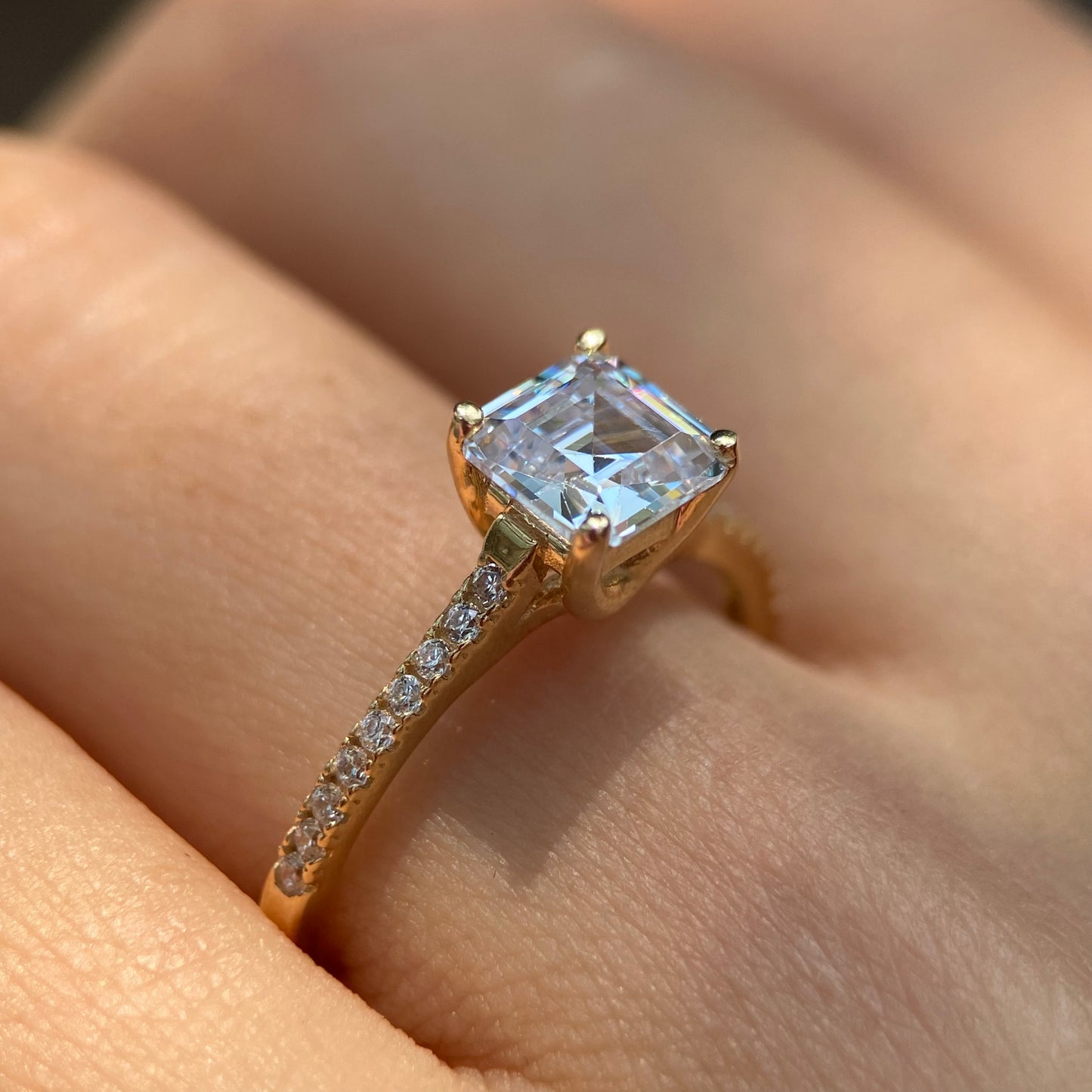 Anillo de compromiso en oro