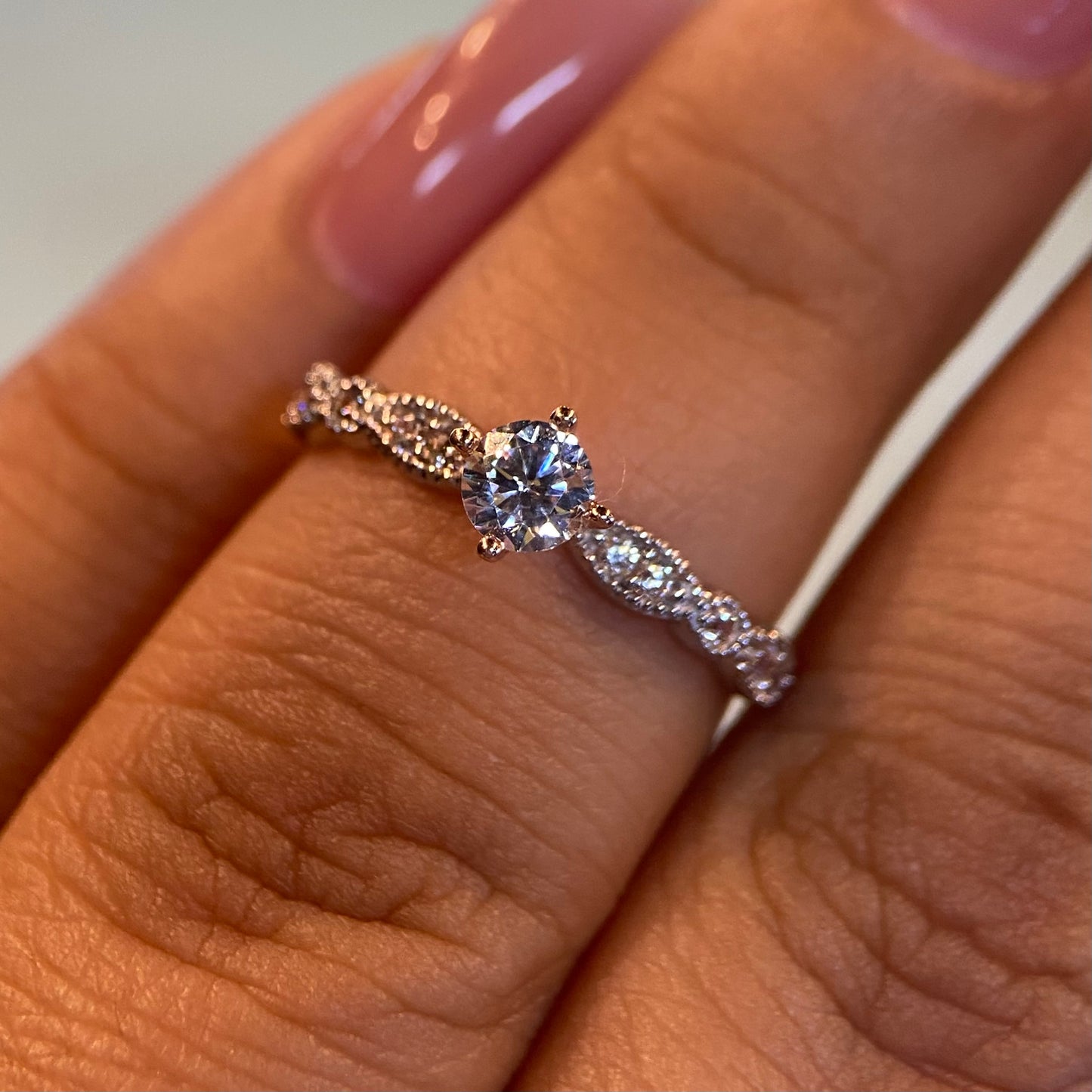 Anillo de compromiso en oro