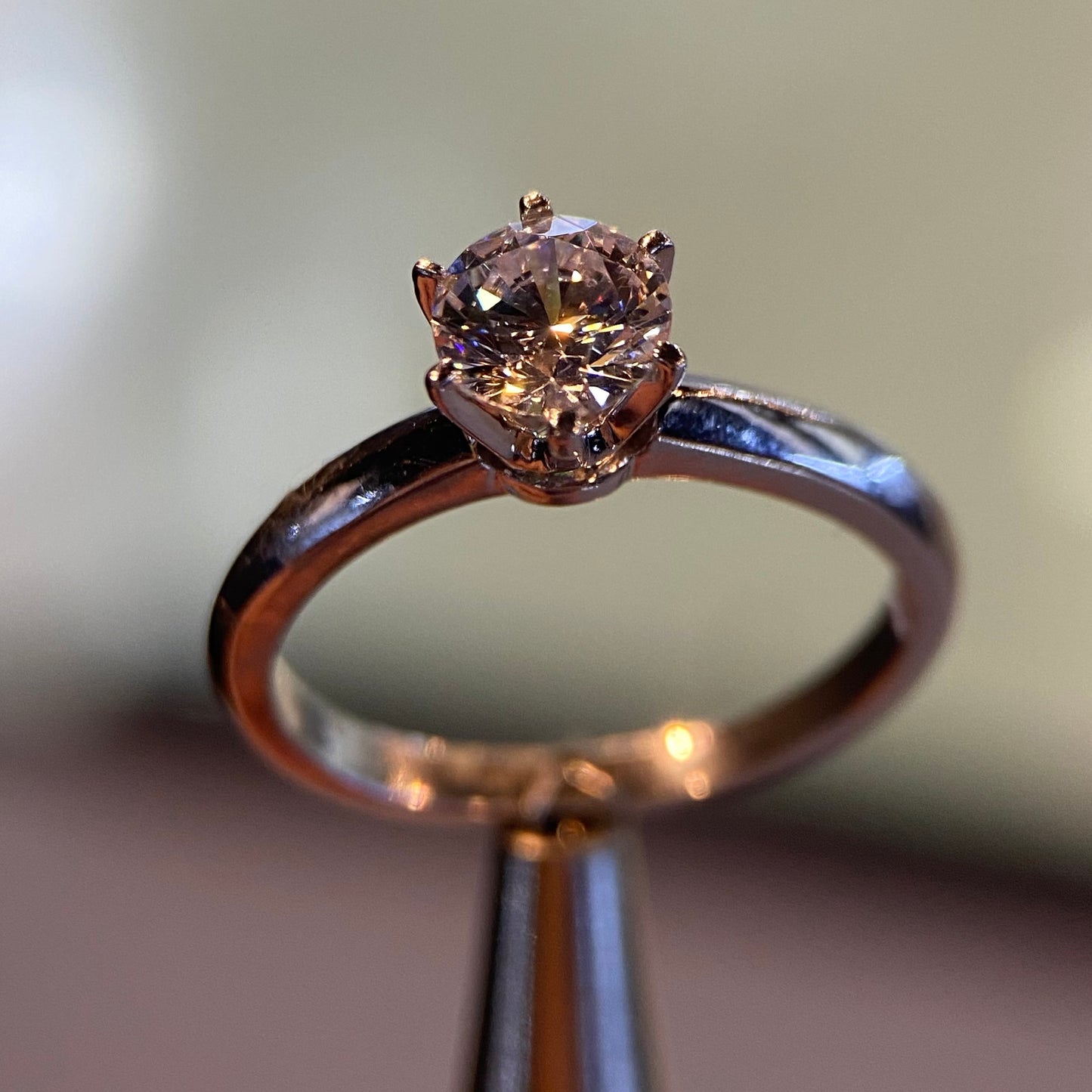 Anillo de compromiso en oro