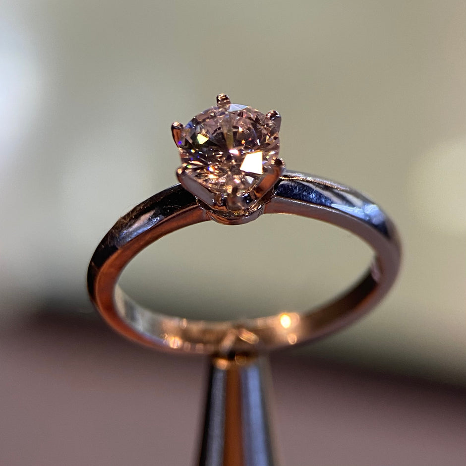 Anillo de compromiso en oro