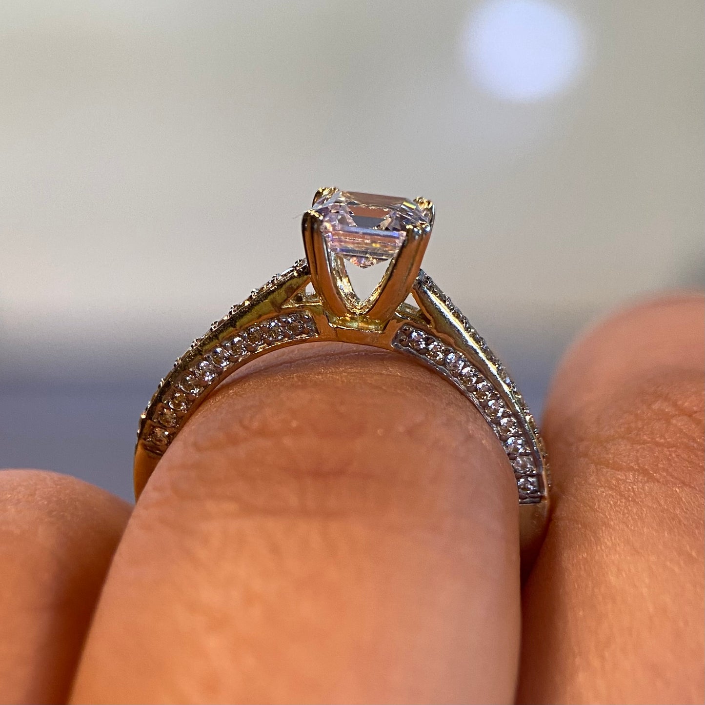 Anillo de compromiso en oro