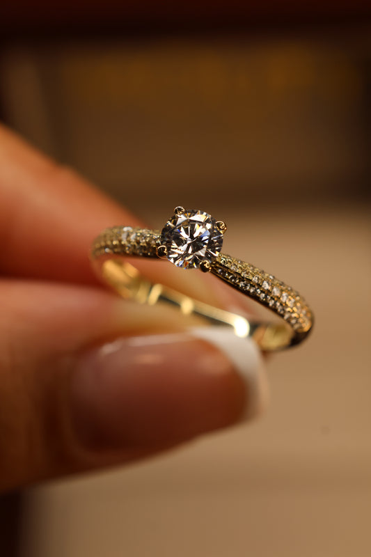Anillo en Oro Amarillo 10k con Circonia Mod. 15877
