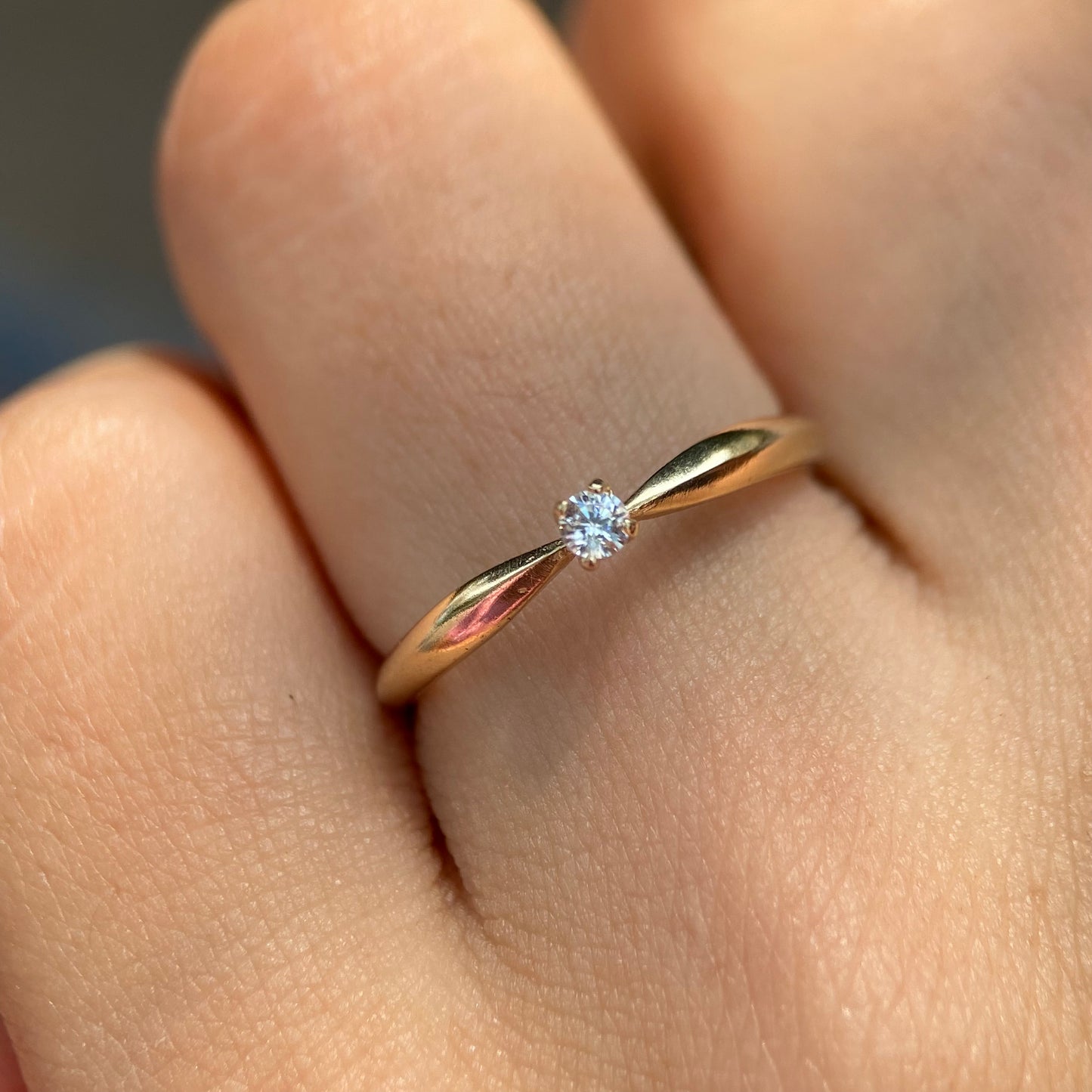 Ring in 10k yellow gold with zirconia Cod: MAN278