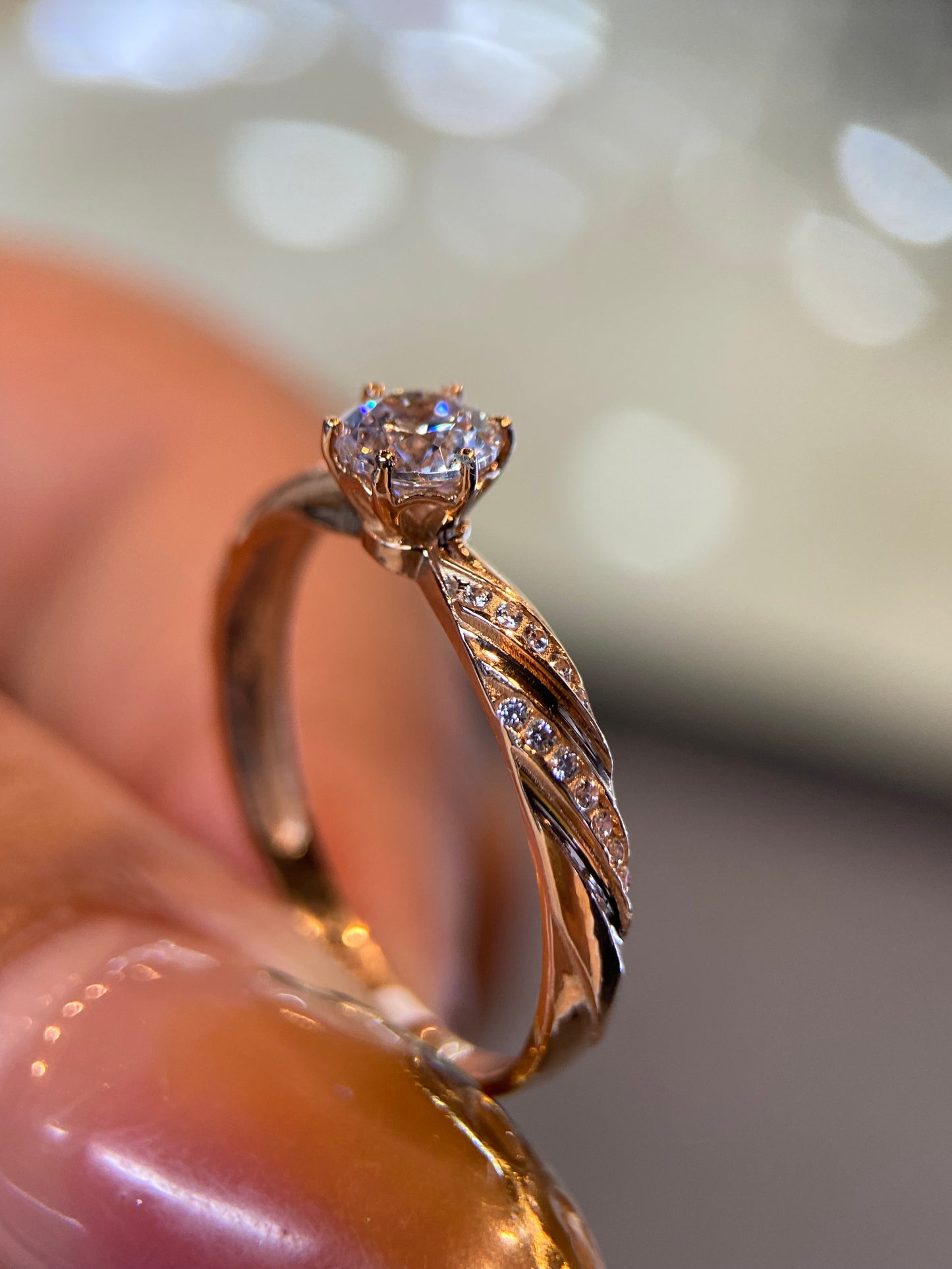 Anillo de compromiso en oro