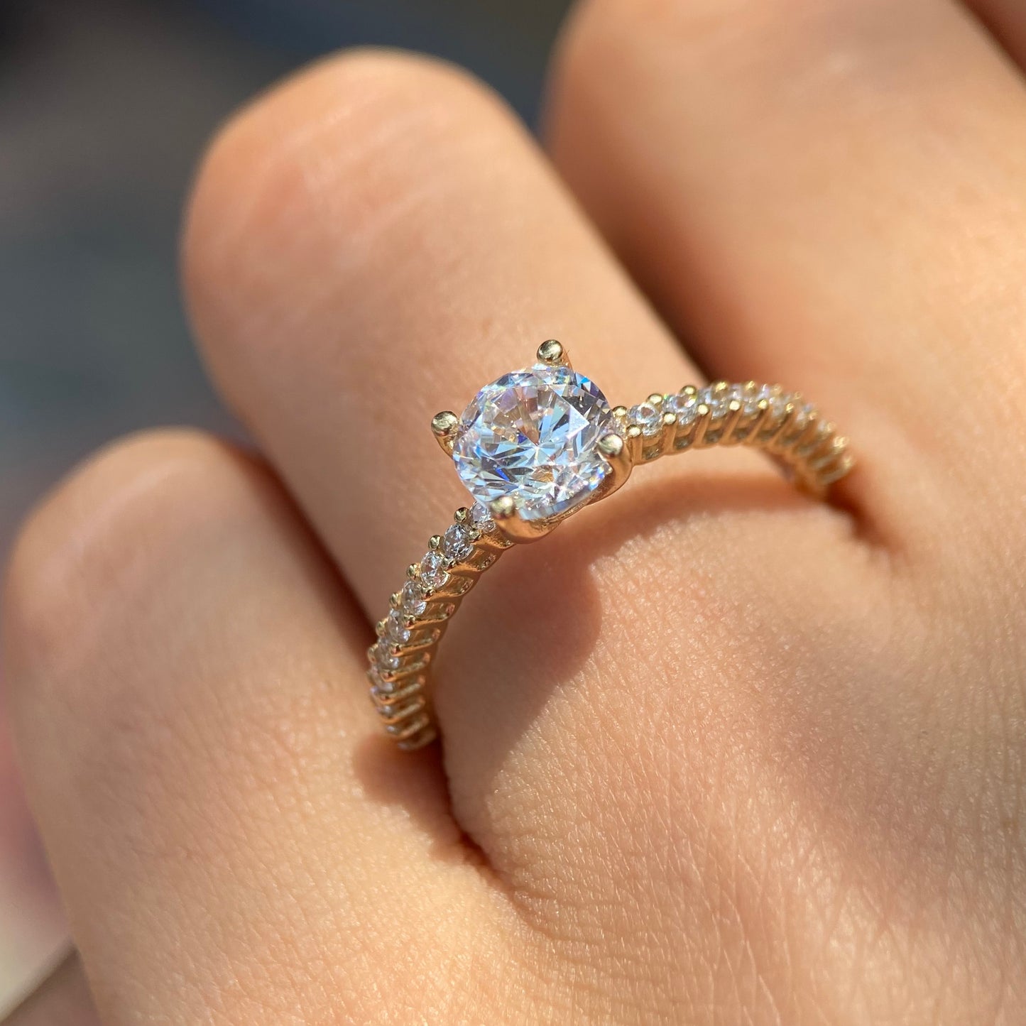 Anillo de compromiso en oro