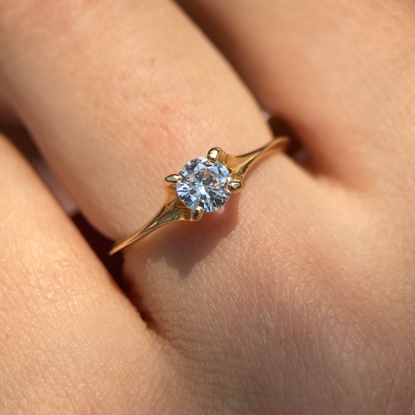 Anillo de compromiso en oro