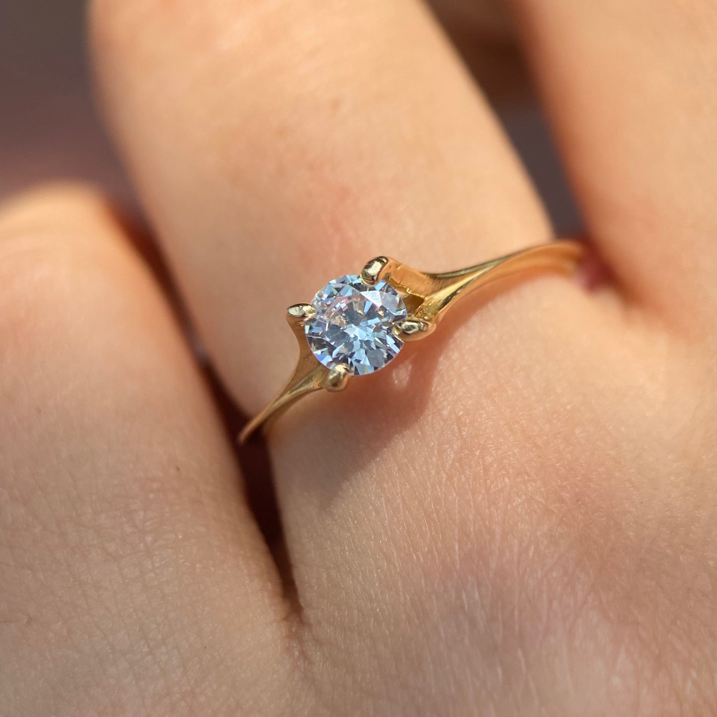 Anillo de compromiso en oro
