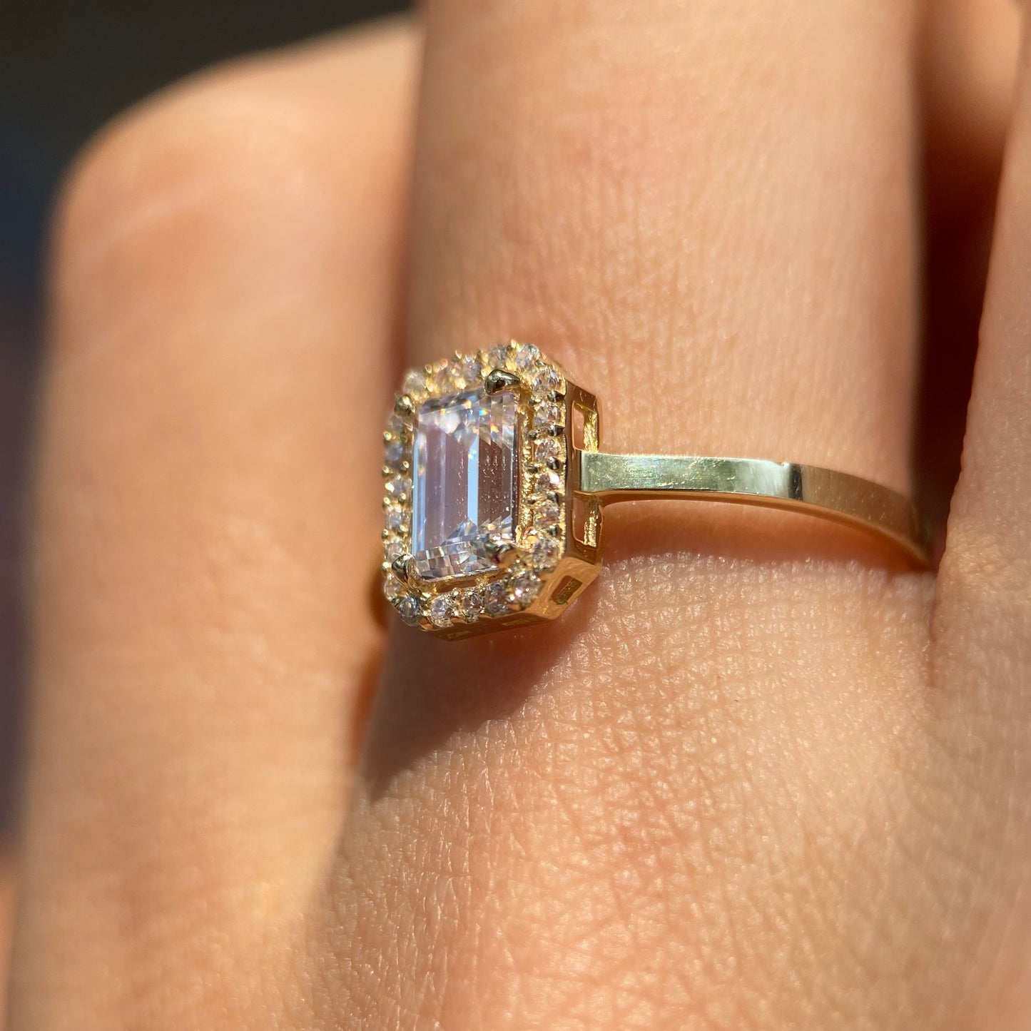 Anillo de compromiso en oro