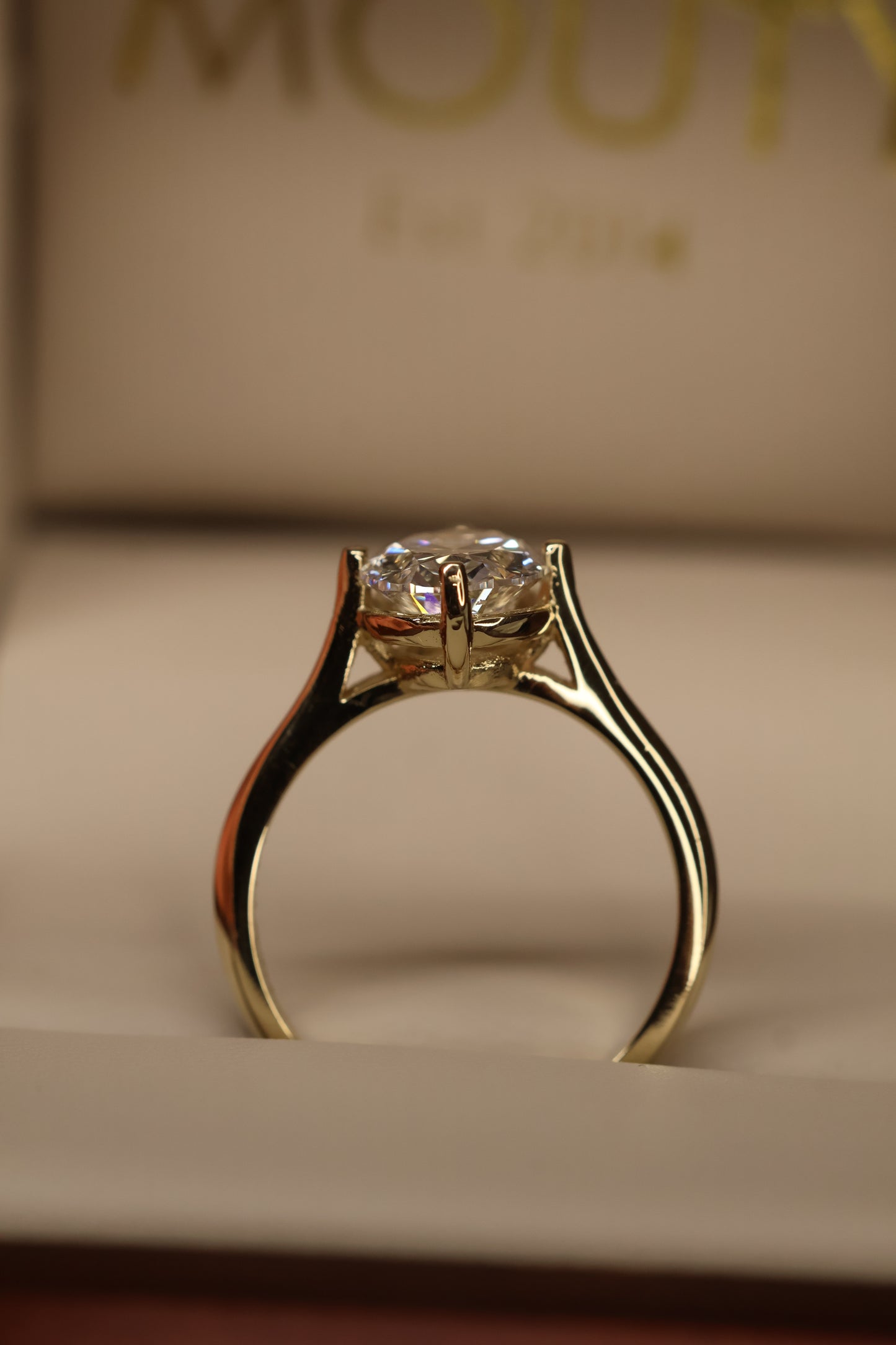 Anillo Annelise en Oro Amarillo 18k con Circonia 1.0 ct