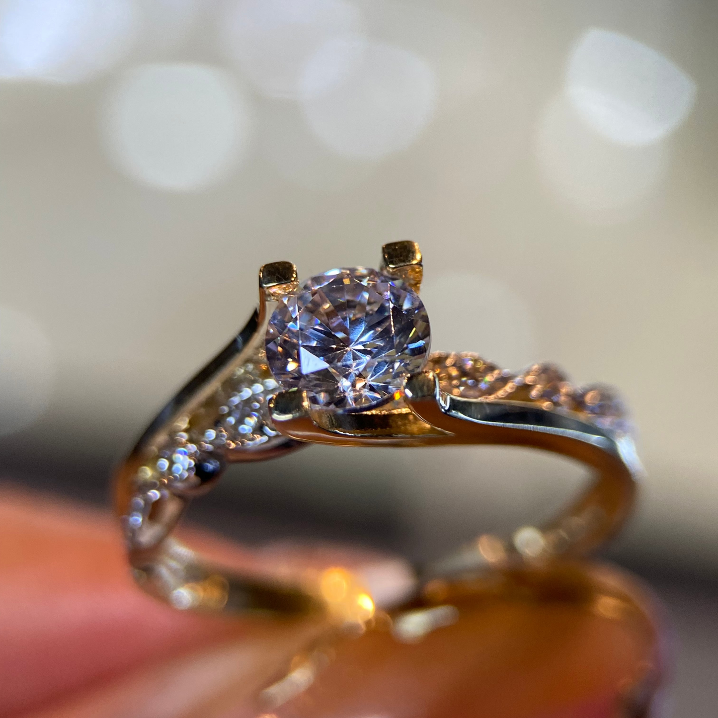 Anillo de compromiso en oro