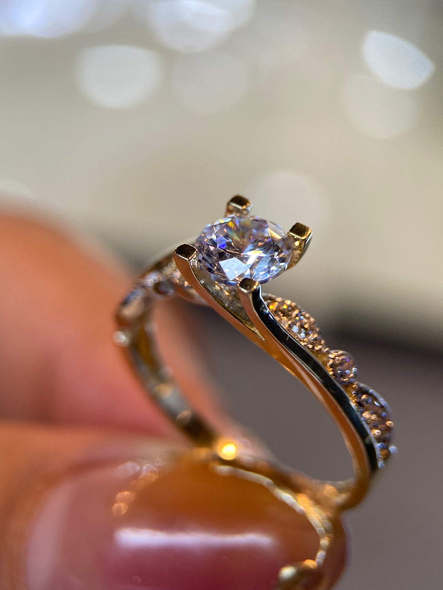 Anillo de compromiso en oro