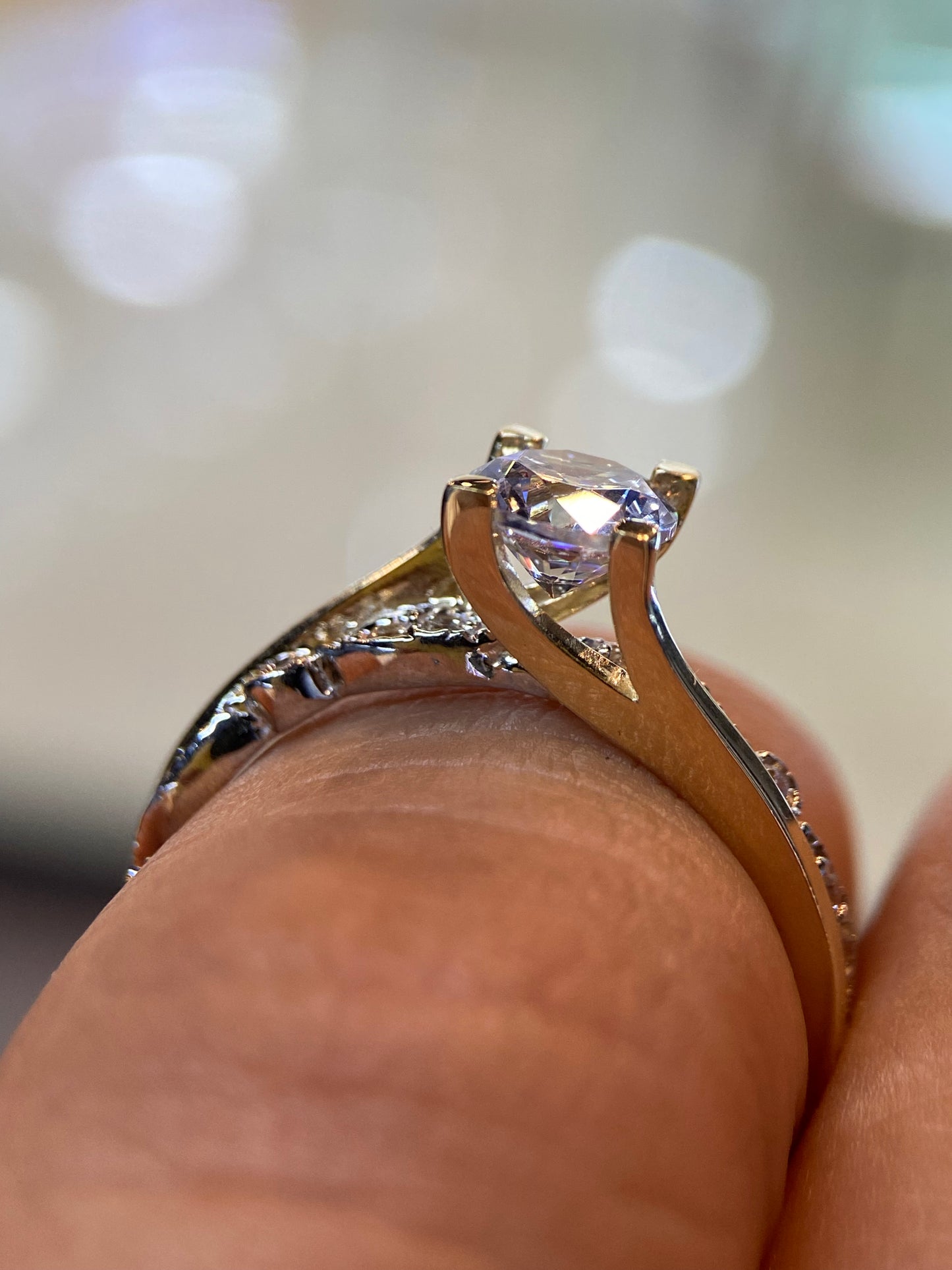 Anillo de compromiso en oro