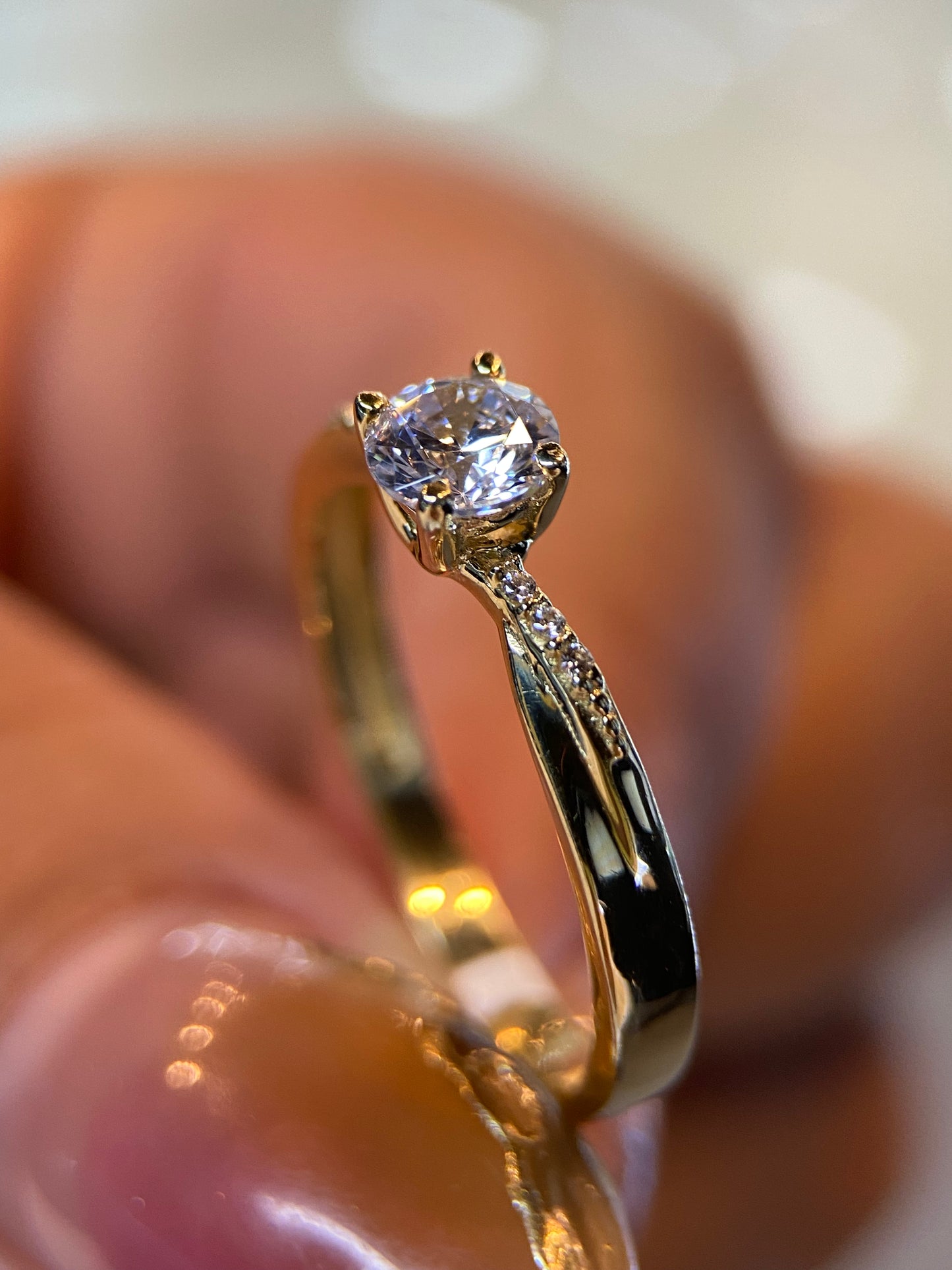 Anillo de compromiso en oro