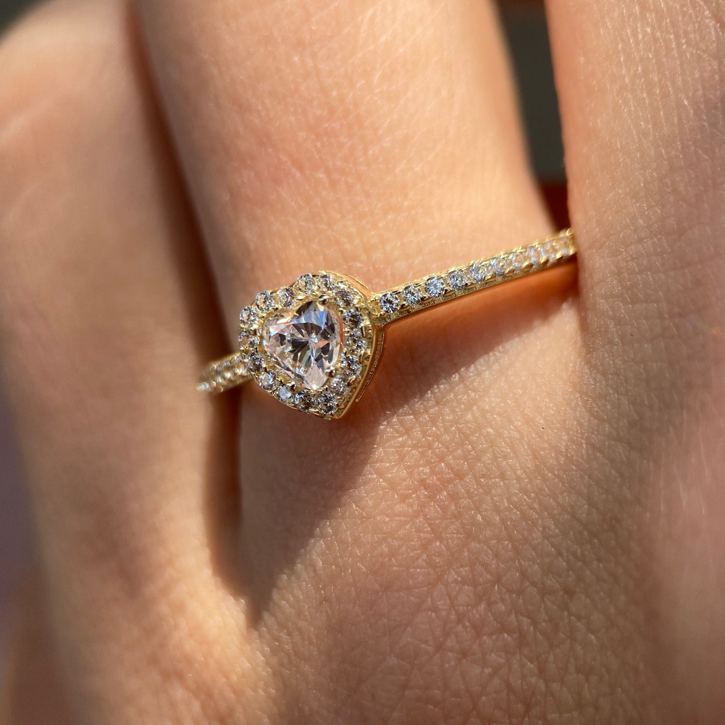 Anillo de compromiso en oro