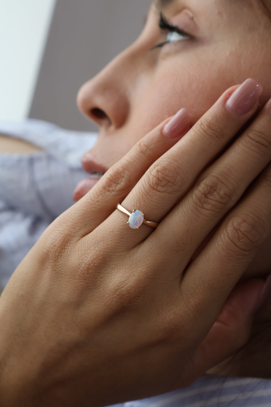 Anillo Rose en Oro Rosa 14k con Opalo 0.70 ct