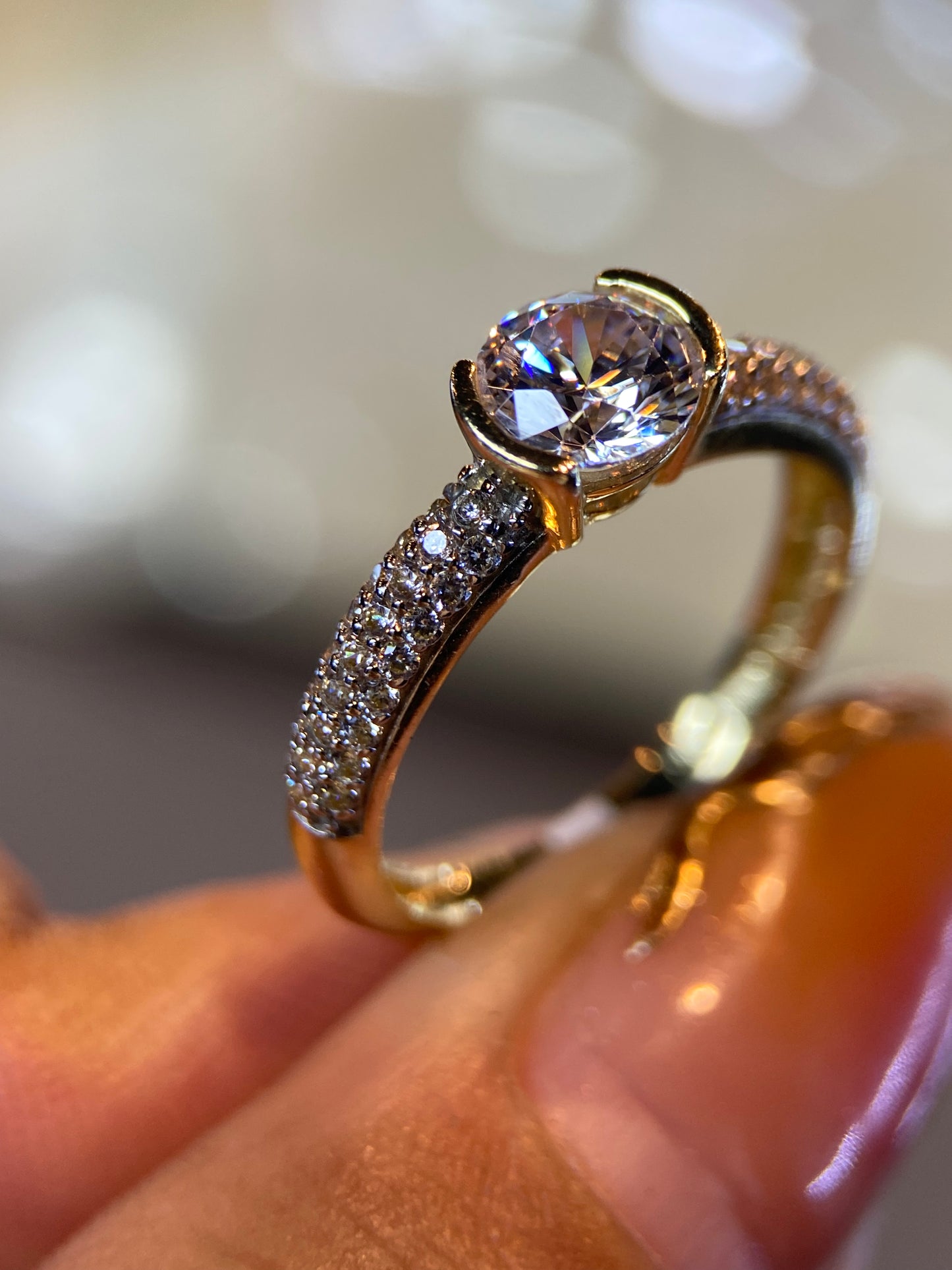 Anillo de compromiso en oro