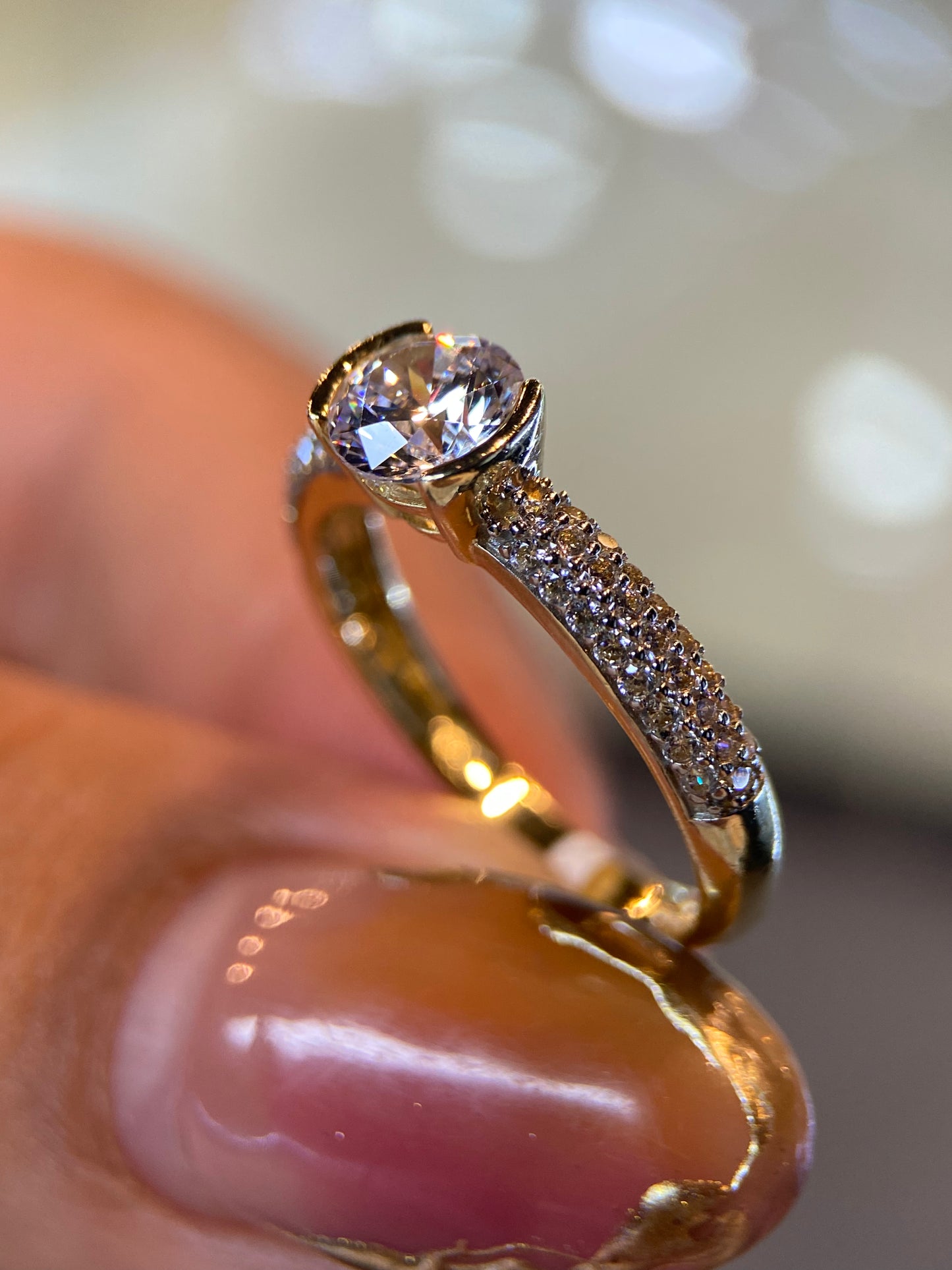 Anillo de compromiso en oro