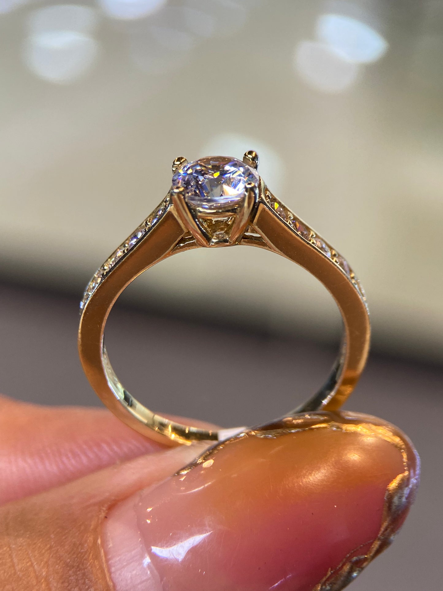 Anillo de compromiso en oro