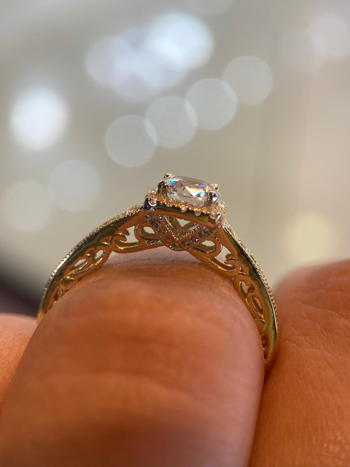 Anillo de compromiso en oro