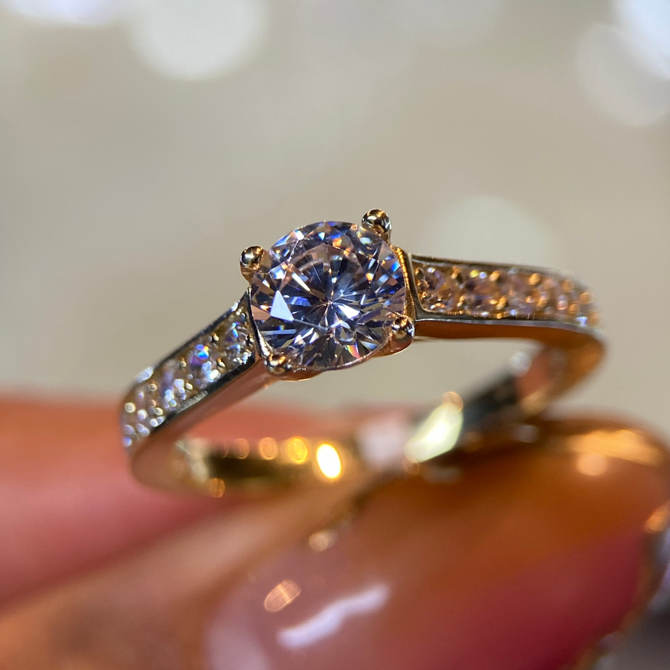 Anillo de compromiso en oro