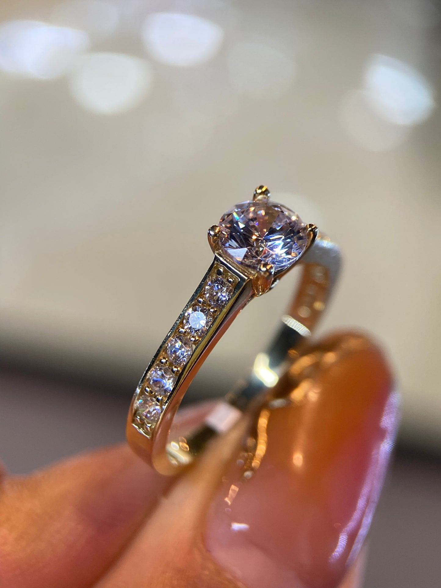 Anillo de compromiso en oro