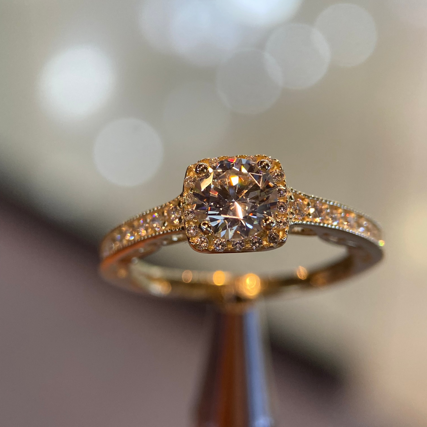 Anillo de compromiso en oro