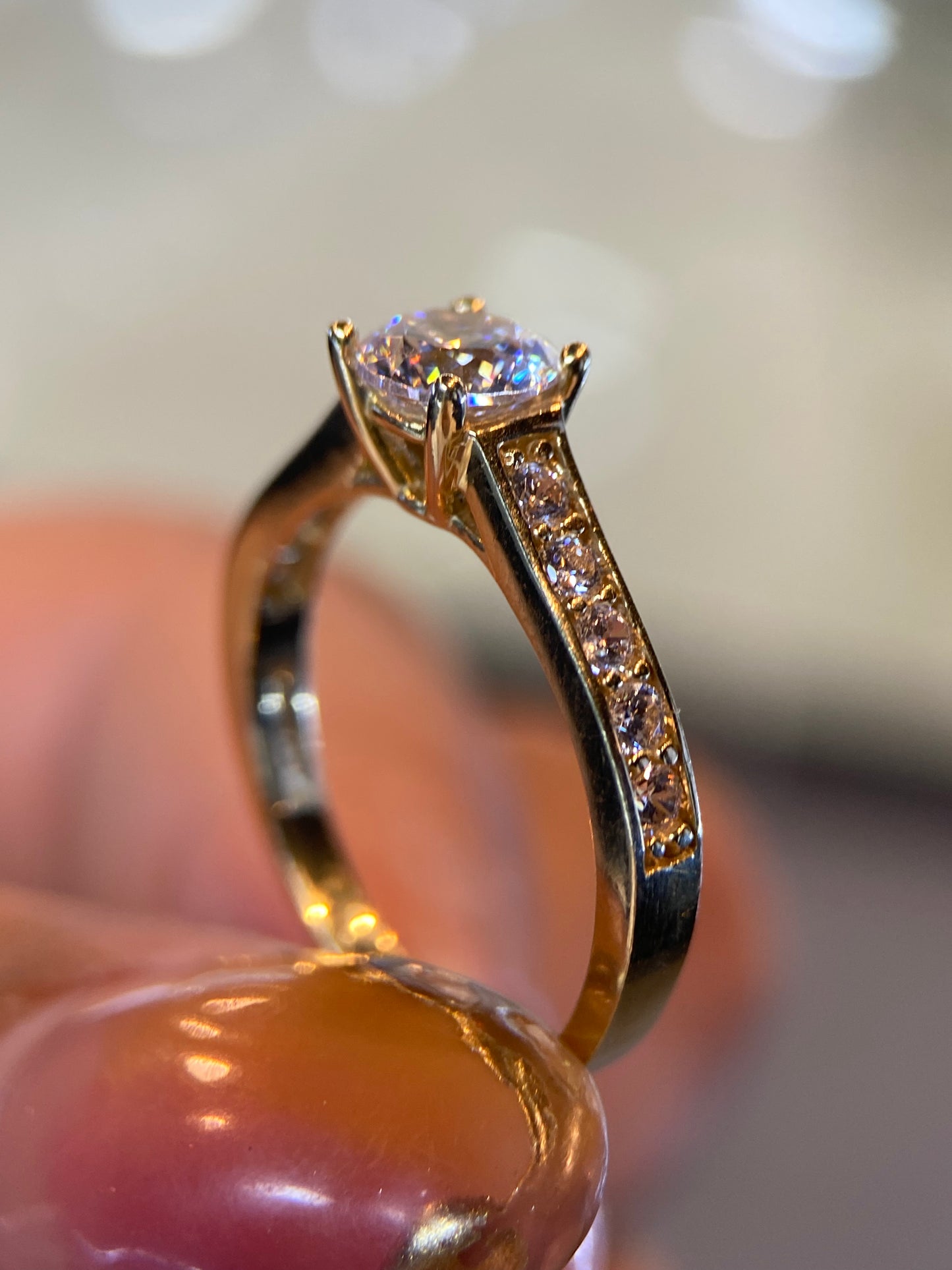 Anillo de compromiso en oro