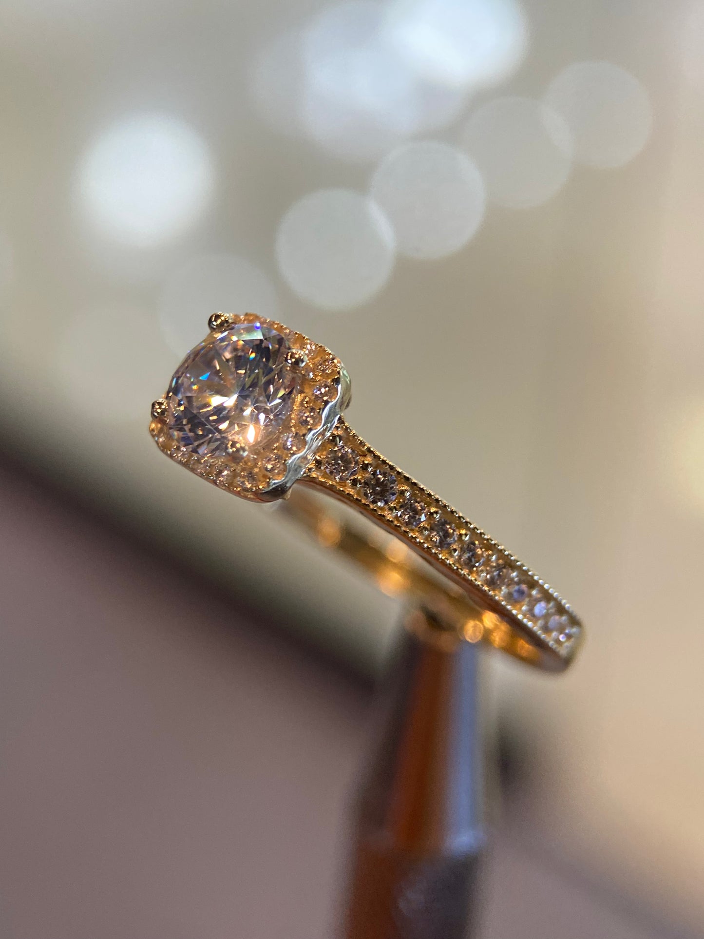 Anillo de compromiso en oro