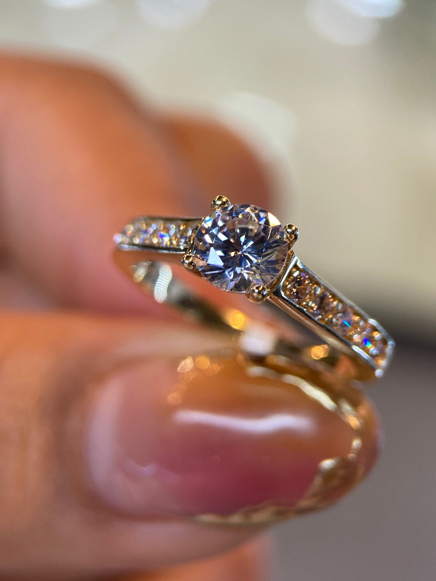 Anillo de compromiso en oro