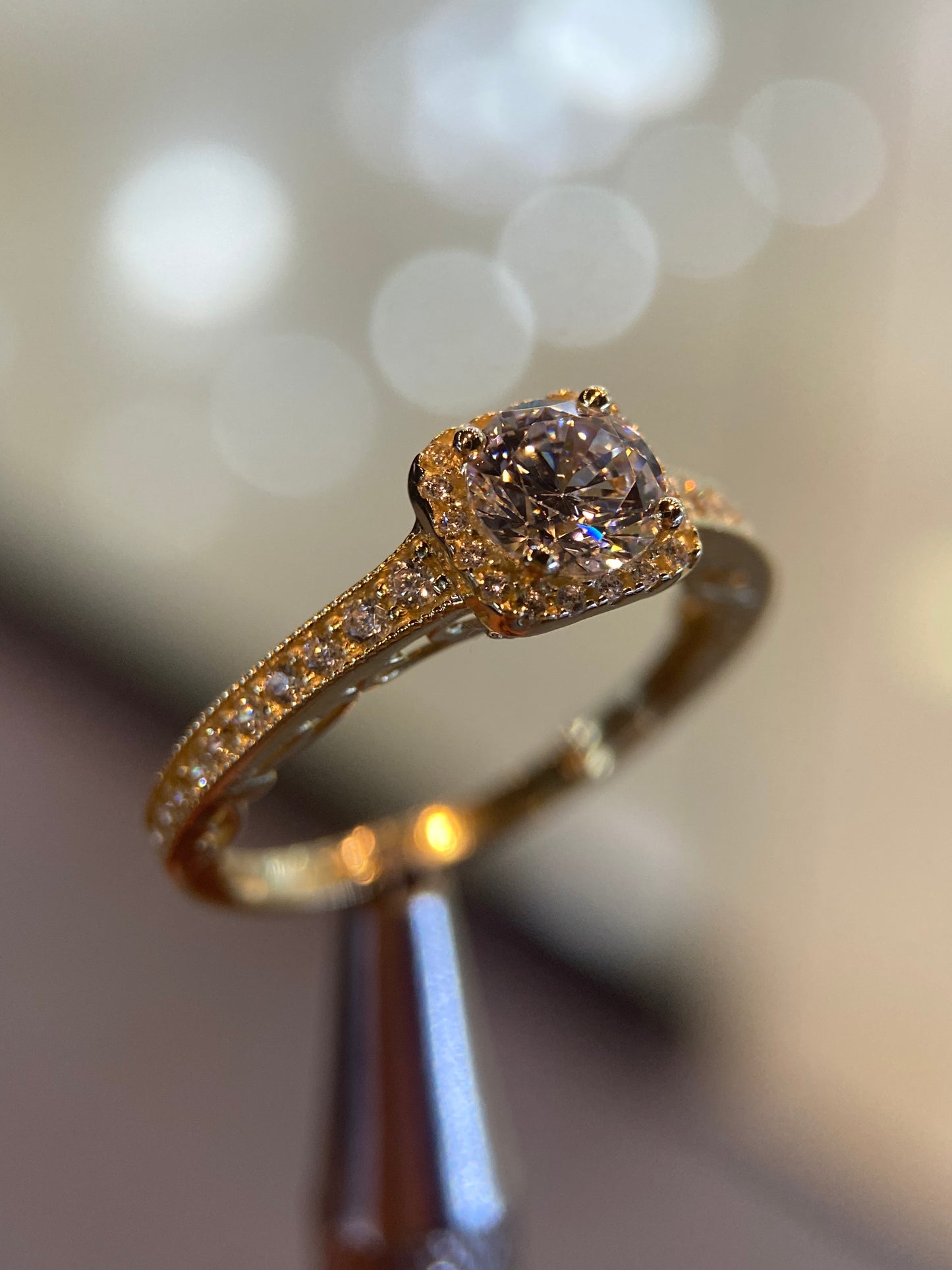 Anillo de compromiso en oro