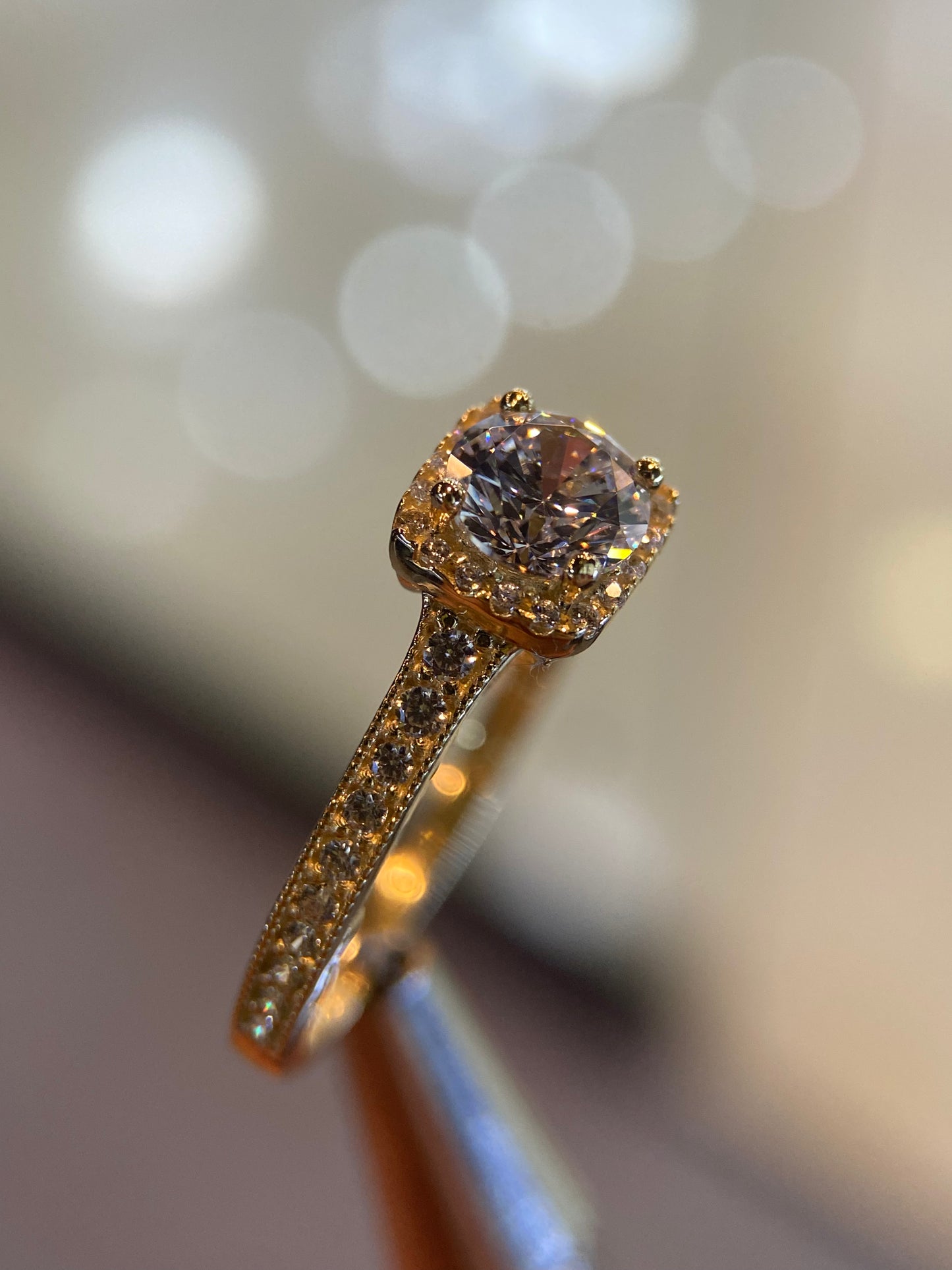 Anillo de compromiso en oro
