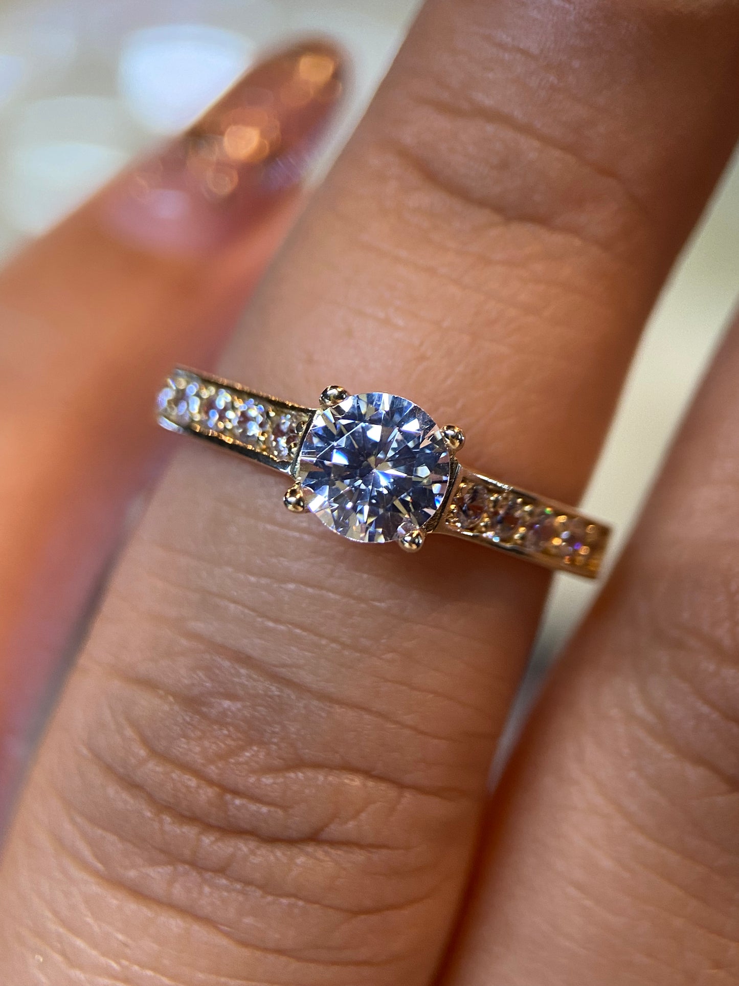 Anillo de compromiso en oro