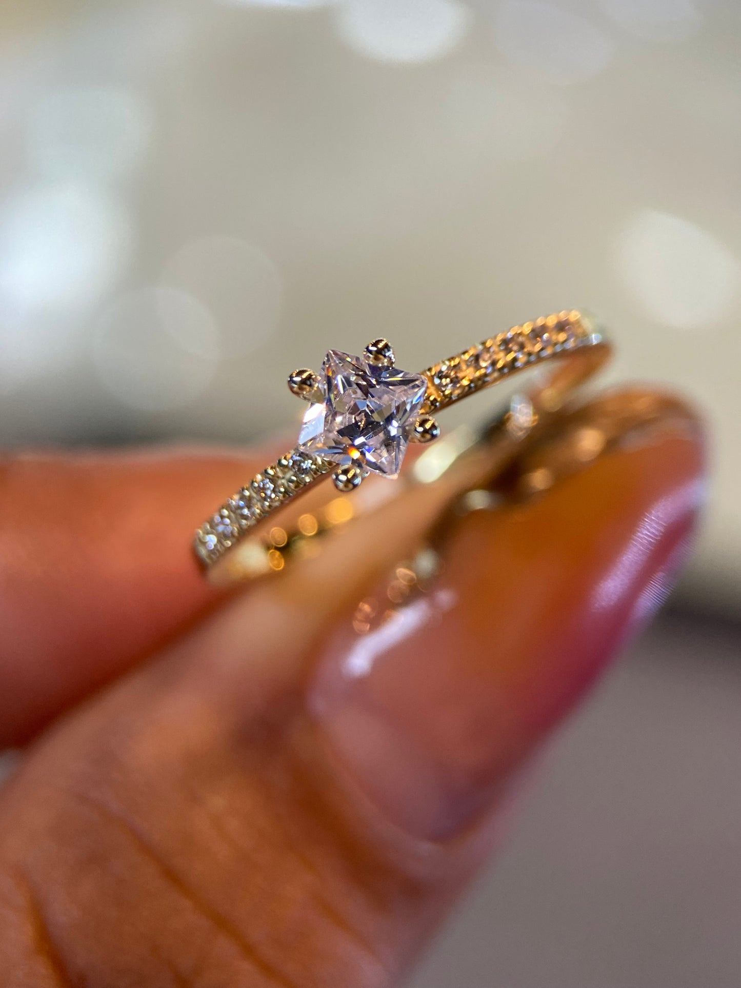 Anillo de compromiso en oro
