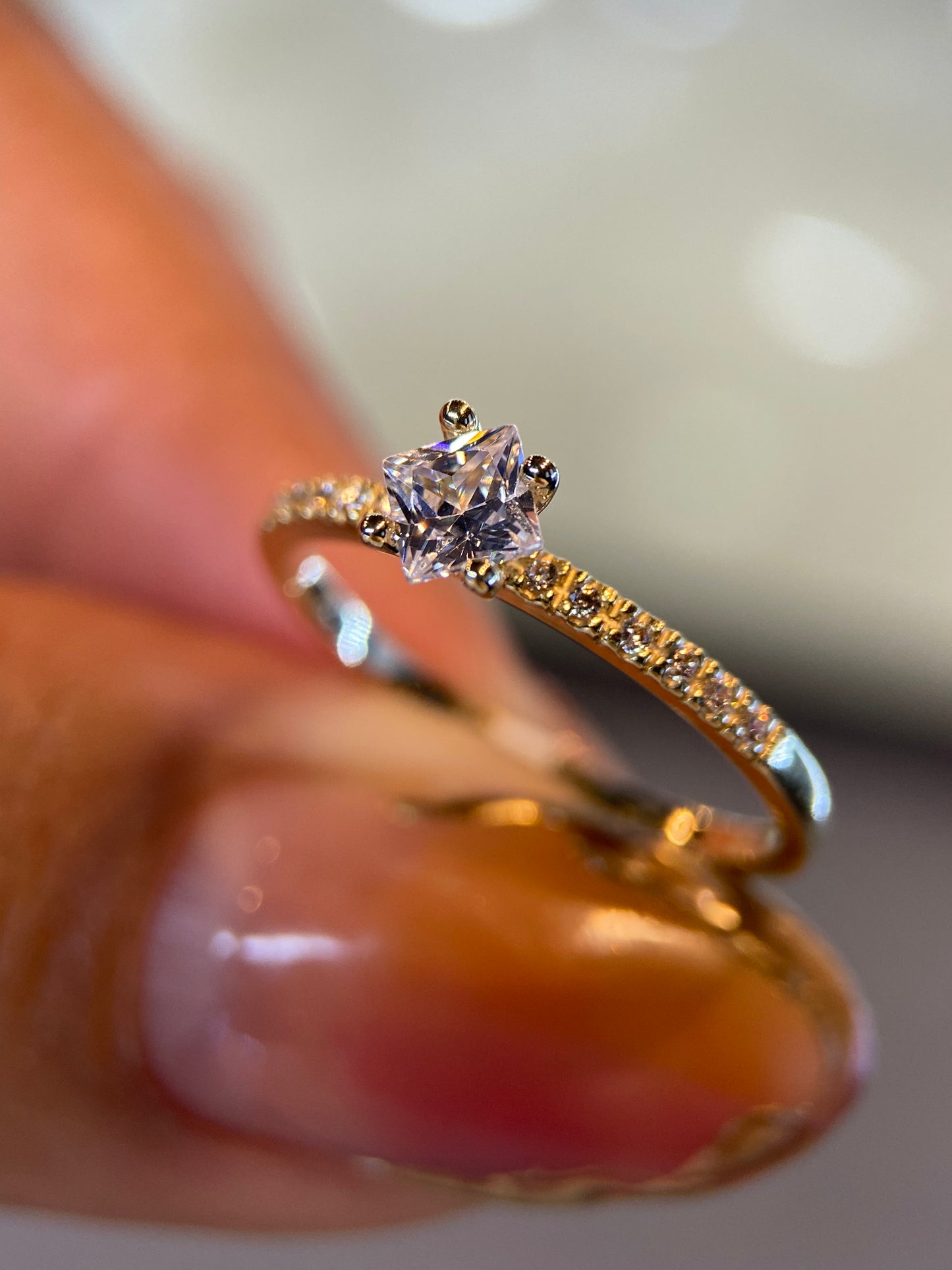 Anillo de compromiso en oro