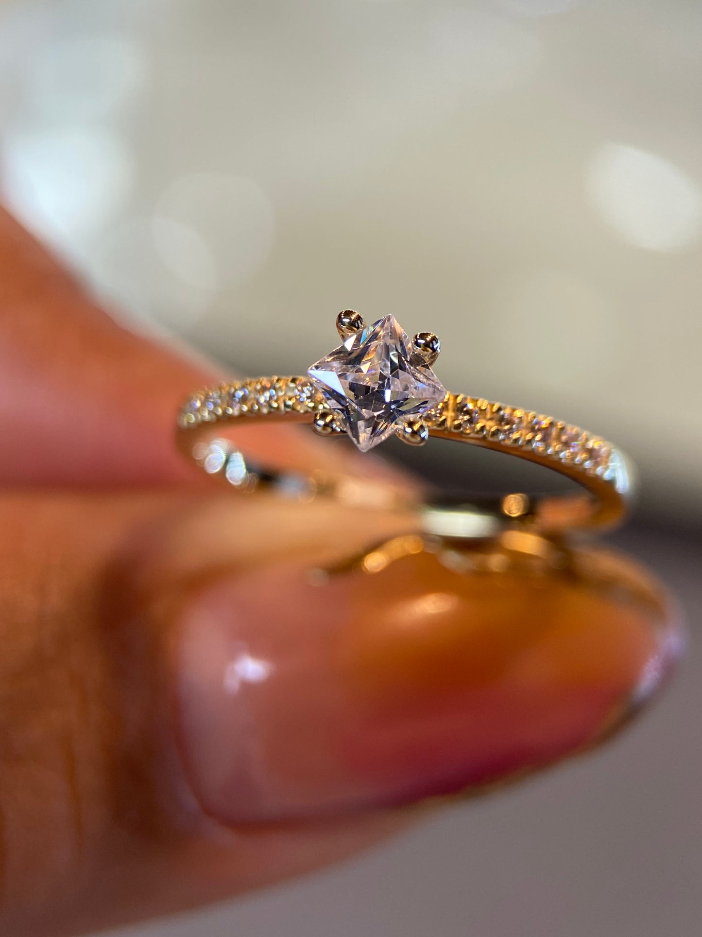 Anillo de compromiso en oro