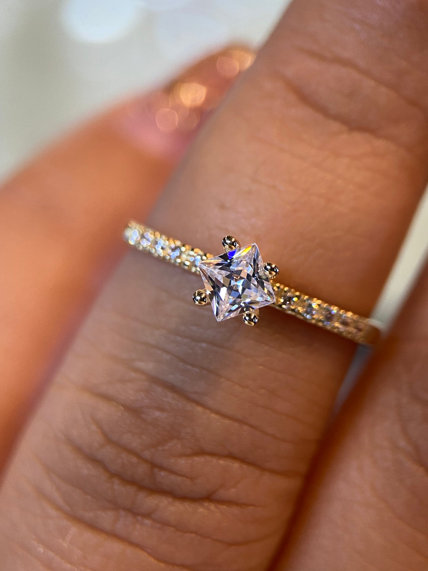 Anillo de compromiso en oro