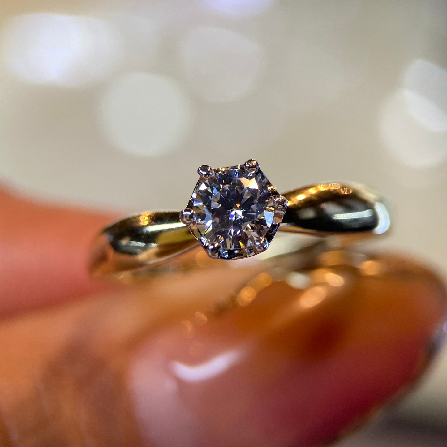 Anillo de compromiso en oro