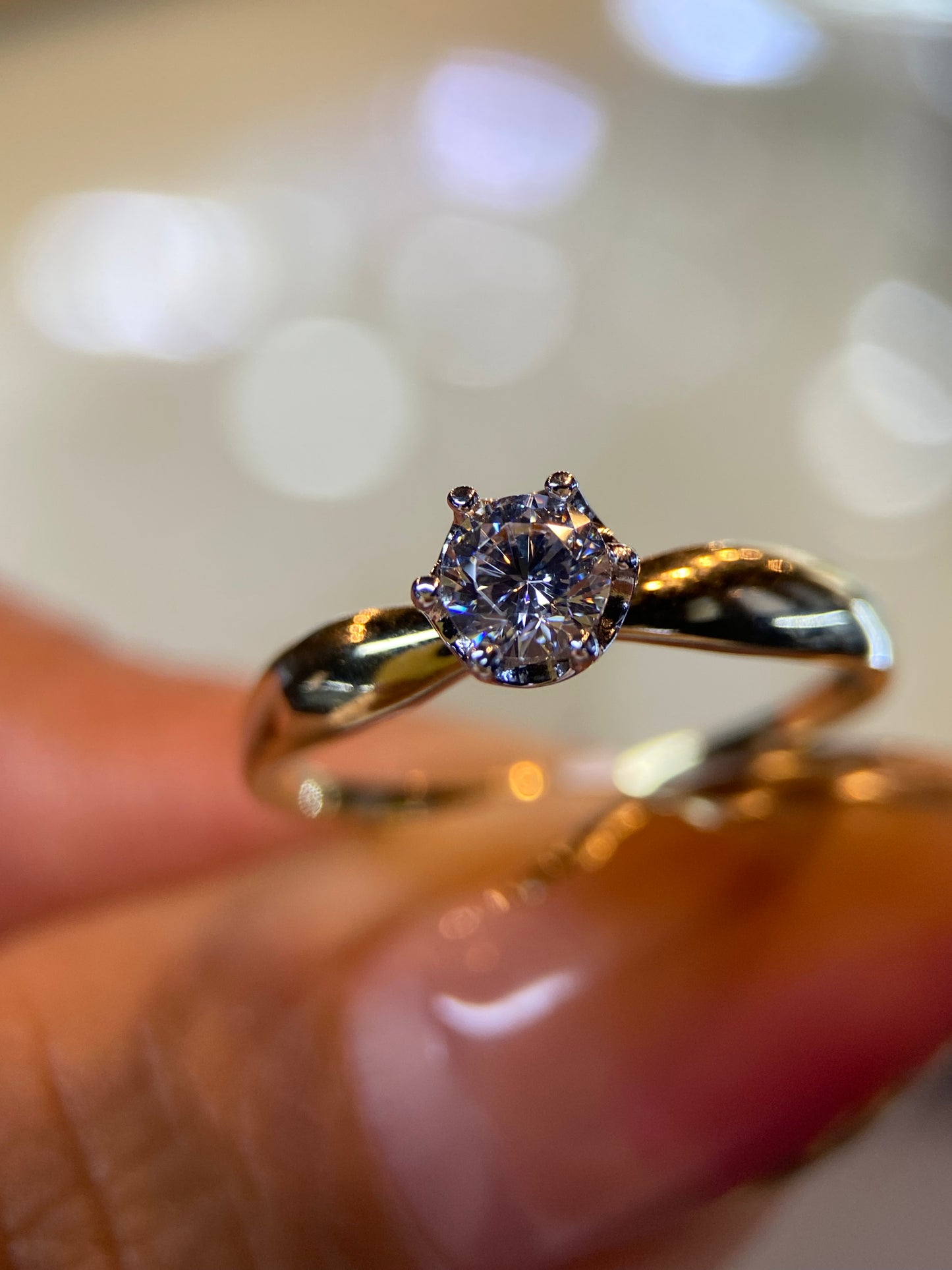 Anillo de compromiso en oro