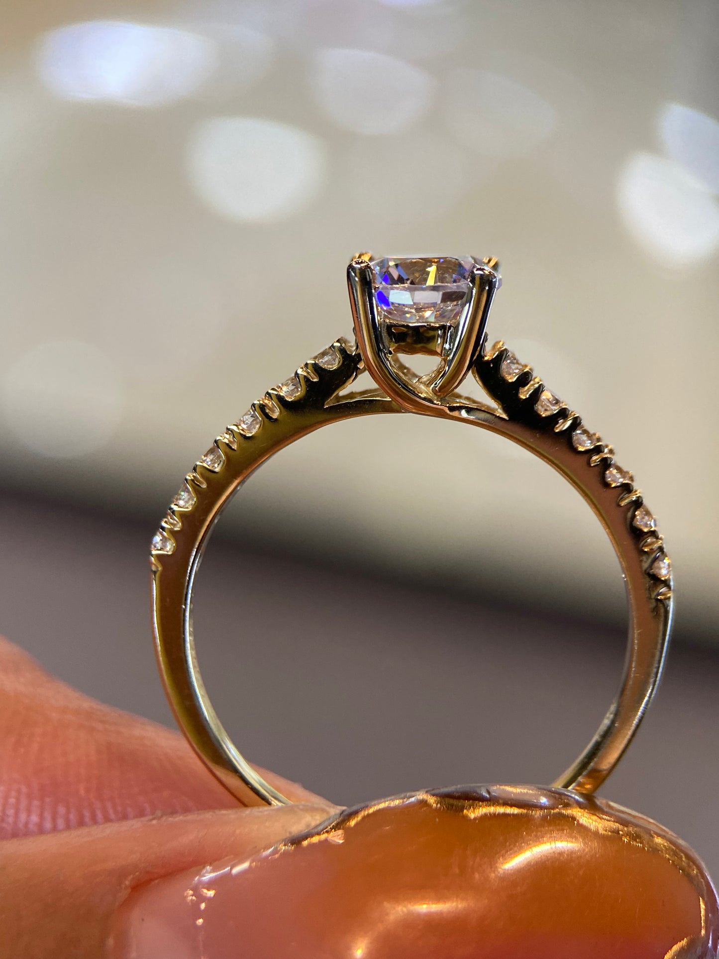 Anillo de compromiso en oro