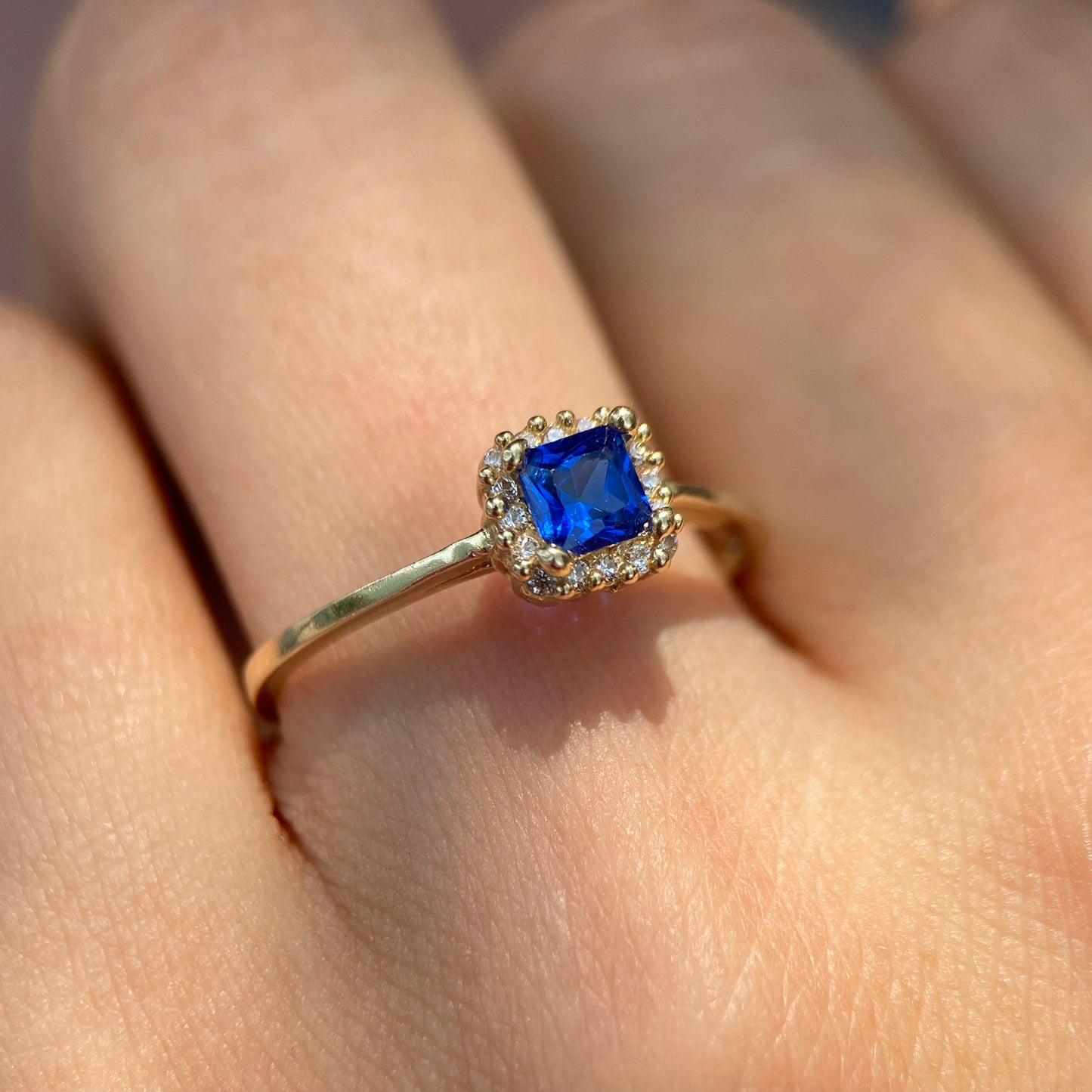 Anillo de compromiso en oro