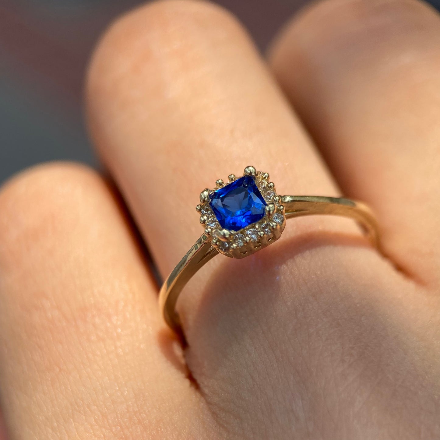 Anillo de compromiso en oro