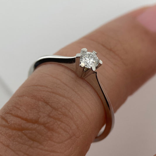 Anillo en Oro blanco de 14k con Diamante Mod: OF1886