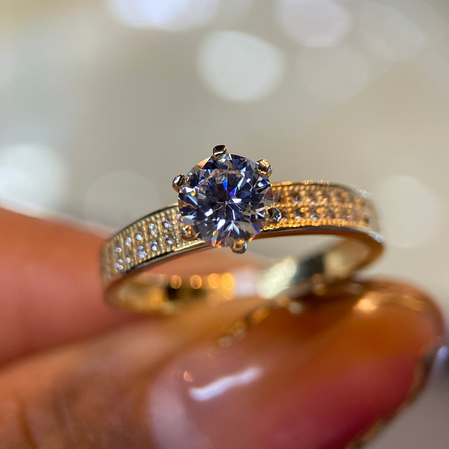 Anillo de compromiso en oro
