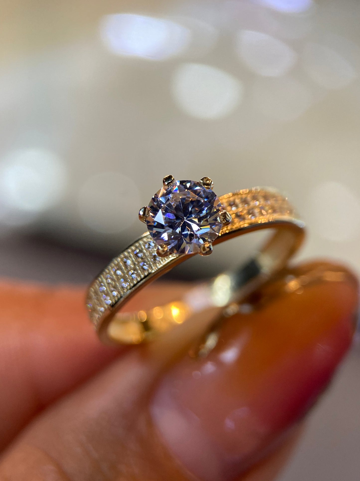 Anillo de compromiso en oro